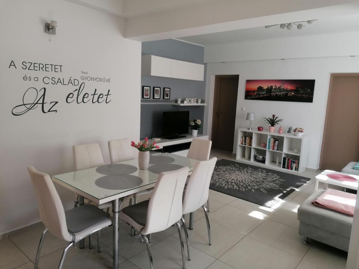 Angela Haz Apartment Balatonbereny Luaran gambar